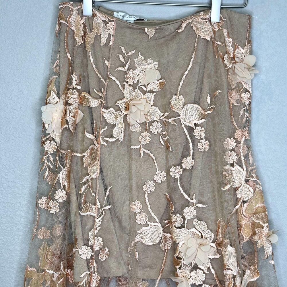 Dress The Population 2 Piece Set Womens M Beige Floral Embroidered Top Skirt - Picture 9 of 12